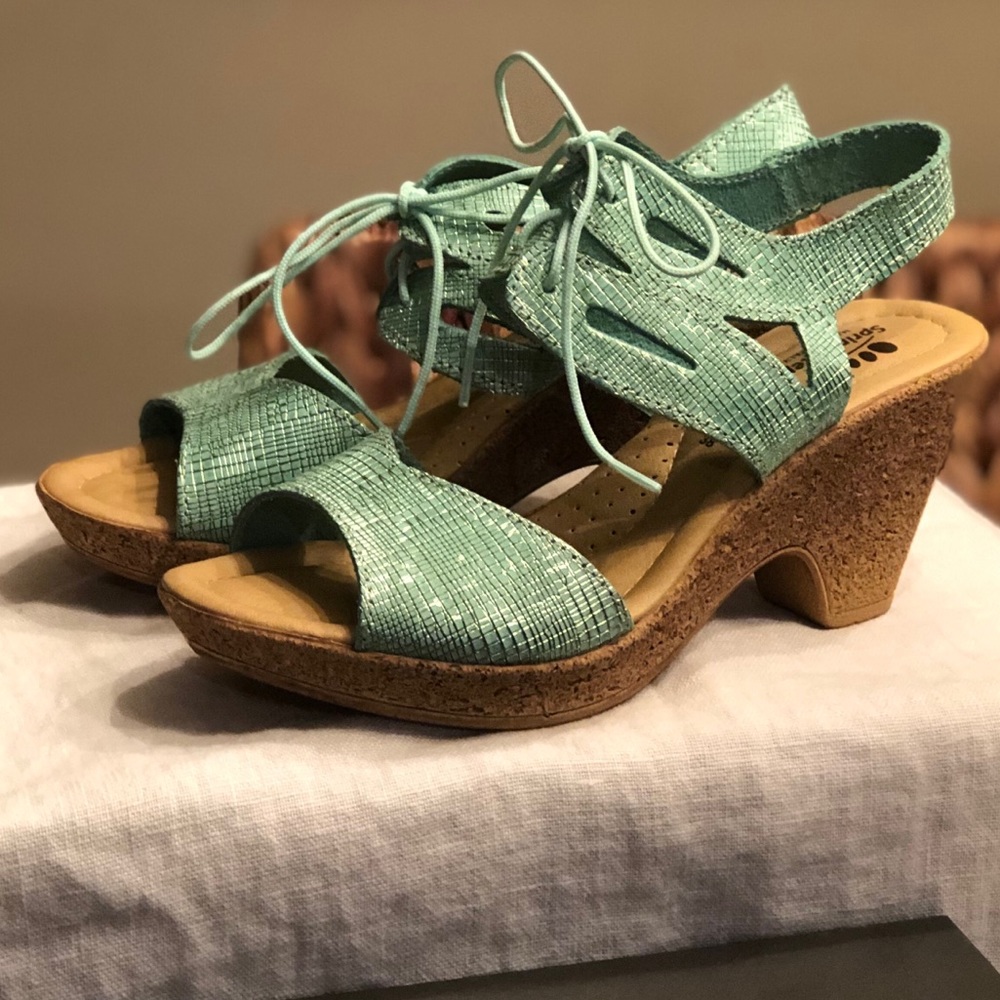 Spring step leather wedges
